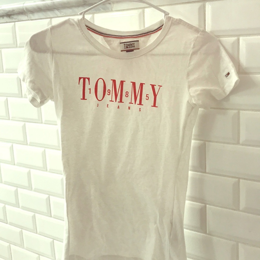 White tee shirt